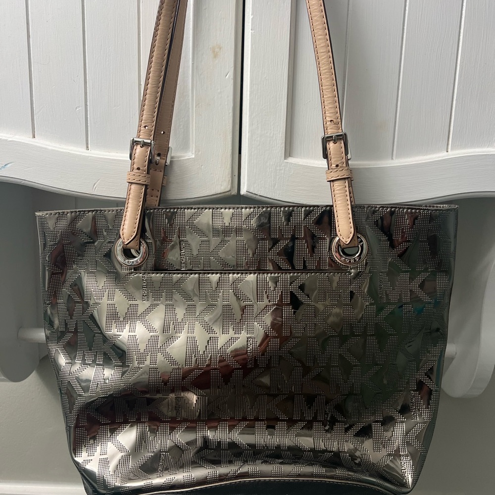 Handbag - Picture 10 of 11